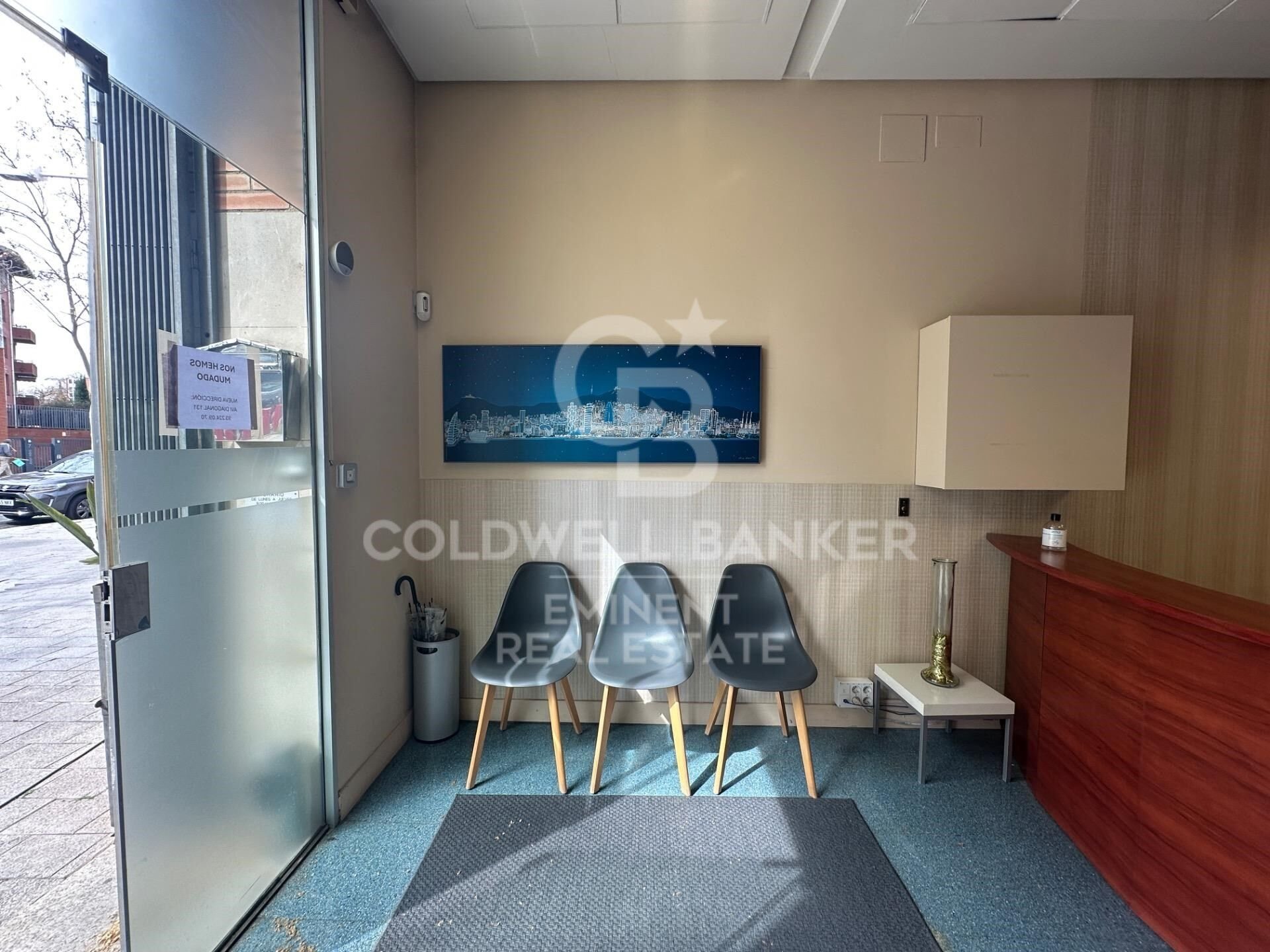 Commercial property à Barcelona, Espagne 181 m2 No. 179076
