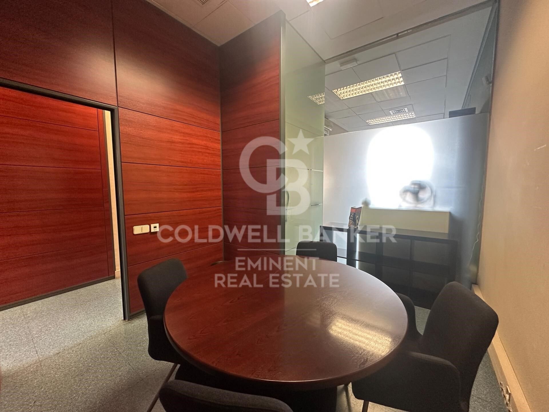 Commercial property à Barcelona, Espagne 181 m2 No. 179076