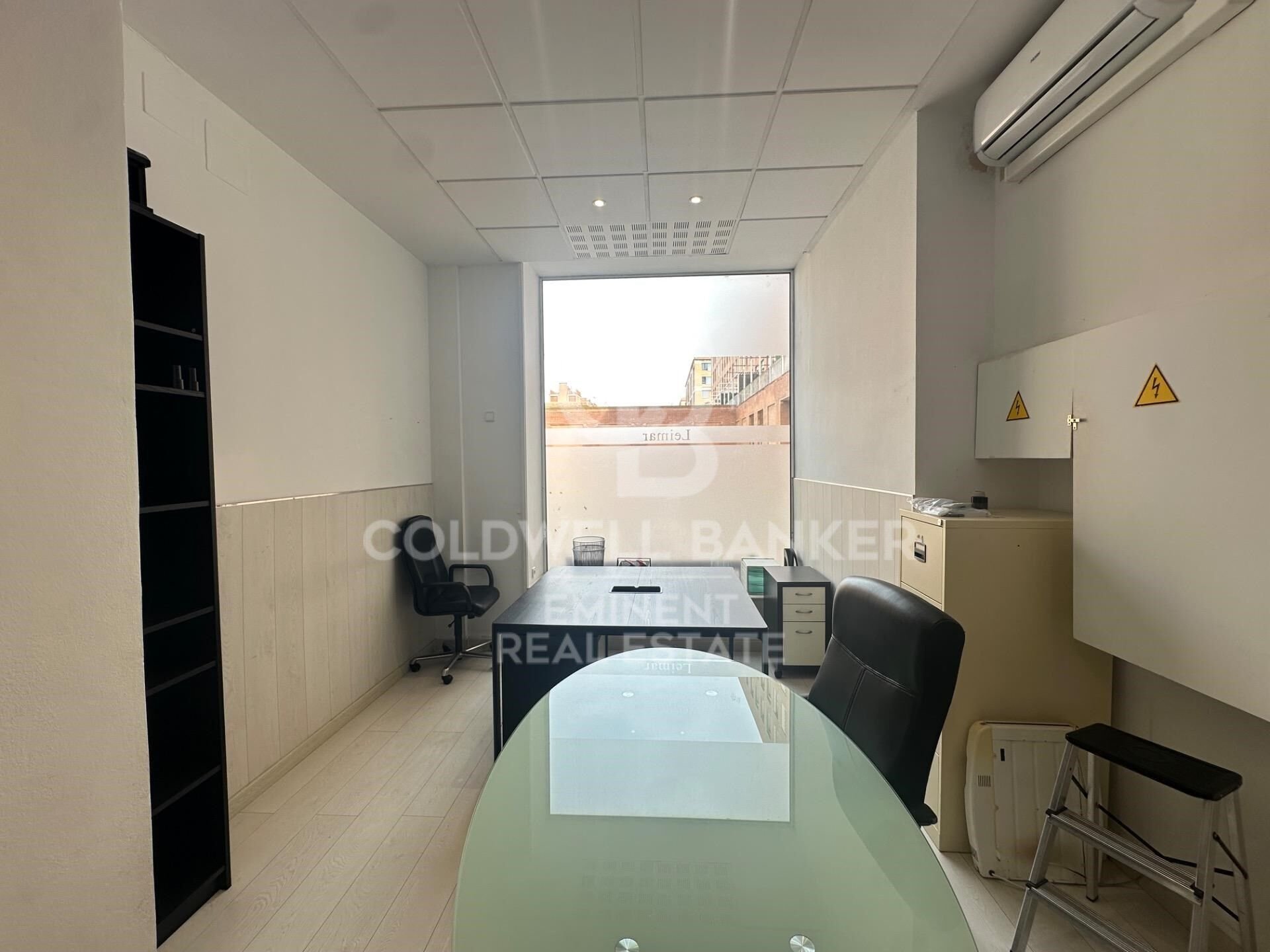 Commercial property à Barcelona, Espagne 181 m2 No. 179076