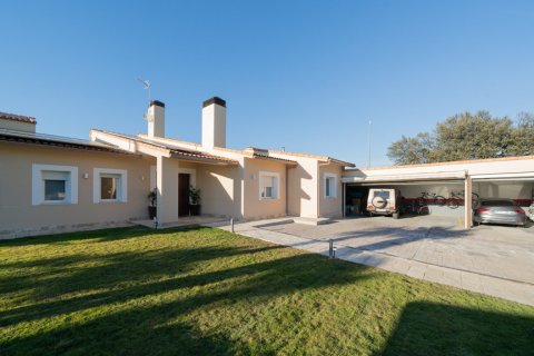 Villa for sale Santo Domingo, Madrid, Spain 7 bedrooms, 1.45 sq.m. No. 107183 - photo 17
