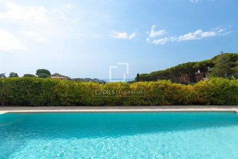 Villa till salu i Sant Vicenc De Montalt, Barcelona, Spanien 5 sovrum, 500 kvm. Nr. 192723 - foto 6