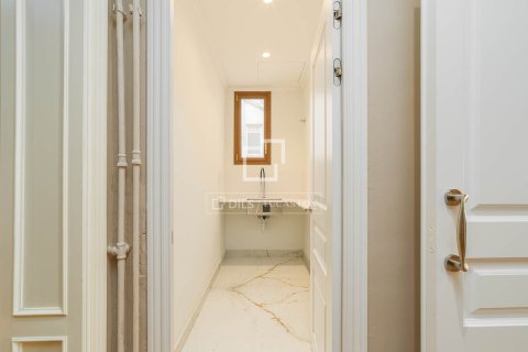 Huoneisto myytävänä Barcelona, Espanja, 4 makuuhuonetta, 218 m2 No. 192726 - kuva 16