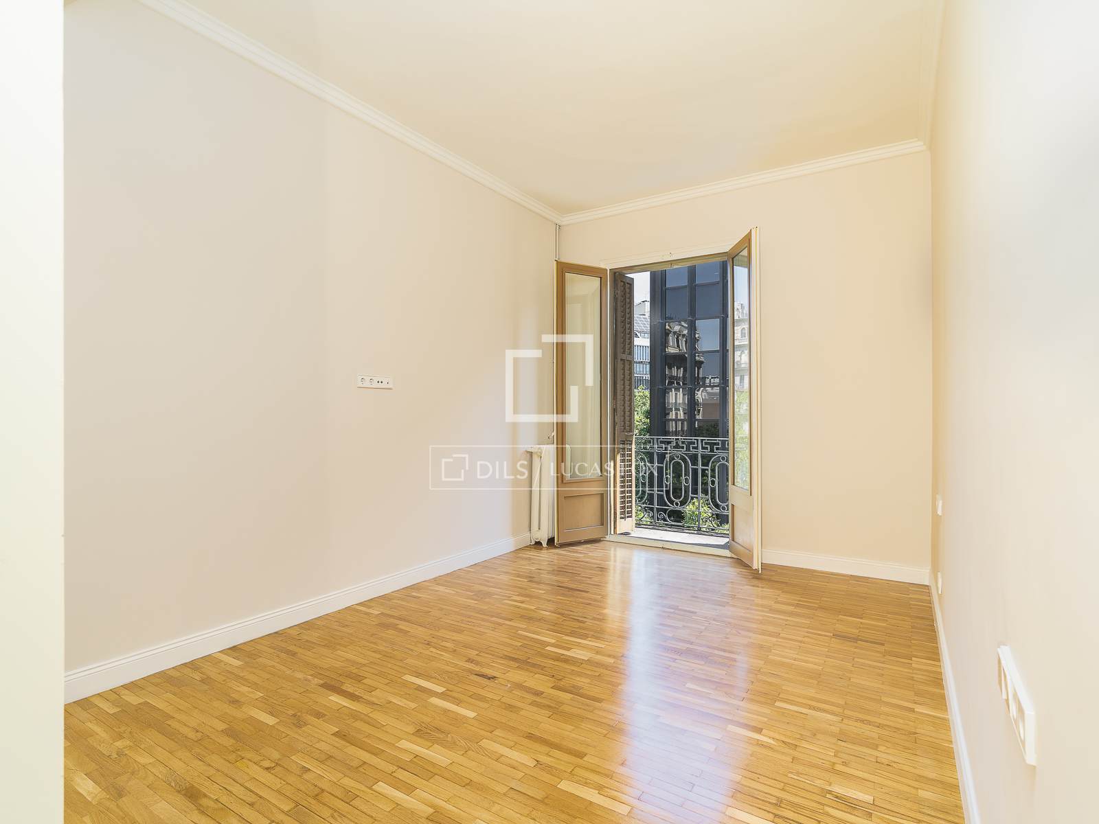 Appartamento a Barcelona, Spagna 4 camere da letto, 218 mq. N° 192726