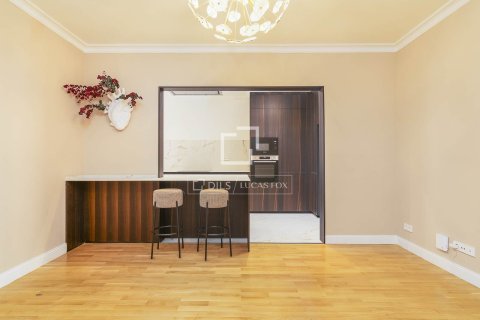 Huoneisto myytävänä Barcelona, Espanja, 4 makuuhuonetta, 218 m2 No. 192726 - kuva 8