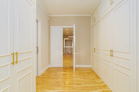 Huoneisto myytävänä Barcelona, Espanja, 4 makuuhuonetta, 218 m2 No. 192726 - kuva 22