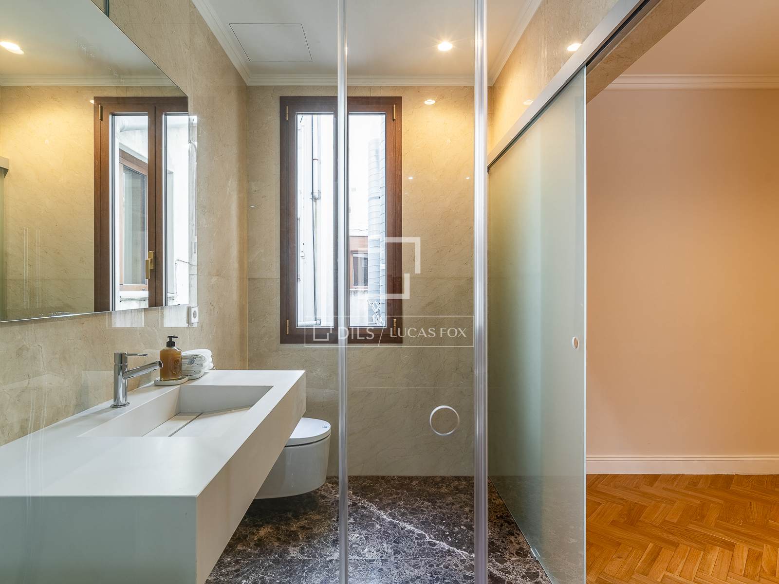 Appartamento a Barcelona, Spagna 4 camere da letto, 218 mq. N° 192726
