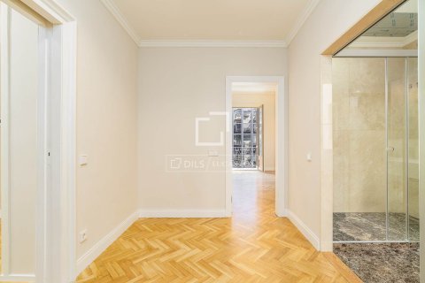 Huoneisto myytävänä Barcelona, Espanja, 4 makuuhuonetta, 218 m2 No. 192726 - kuva 23