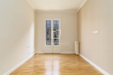 Huoneisto myytävänä Barcelona, Espanja, 4 makuuhuonetta, 218 m2 No. 192726 - kuva 28