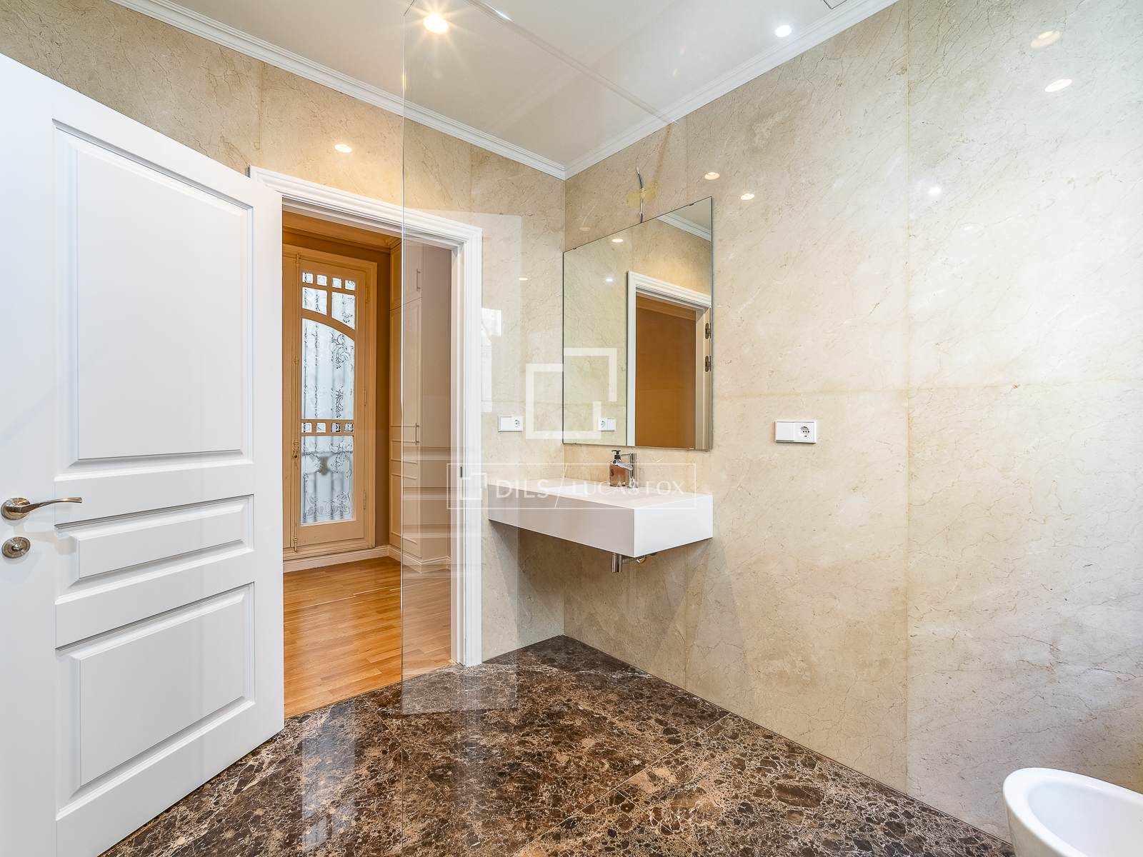 Appartamento a Barcelona, Spagna 4 camere da letto, 218 mq. N° 192726