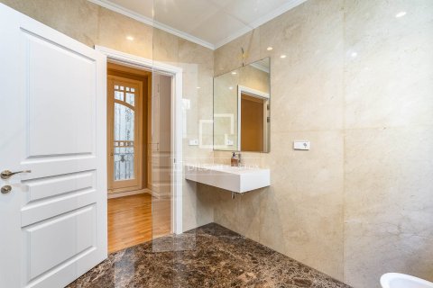 Huoneisto myytävänä Barcelona, Espanja, 4 makuuhuonetta, 218 m2 No. 192726 - kuva 21
