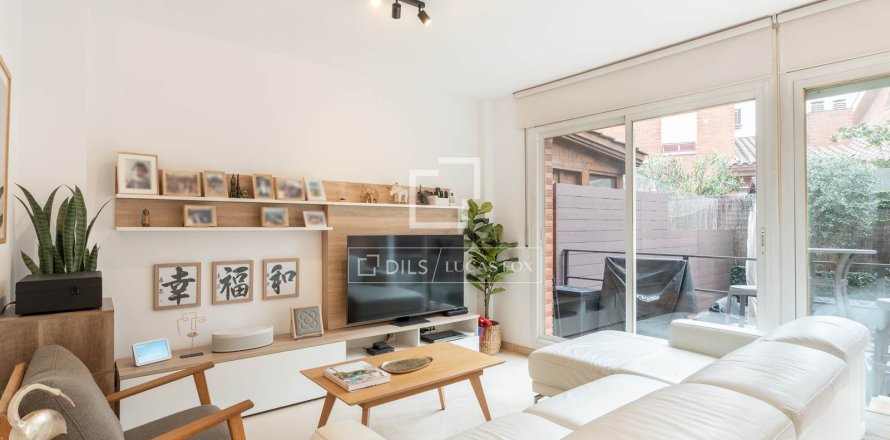 Villa en Sant Cugat del Vallès, Barcelona, España 5 dormitorios, 248 m2 No. 192724