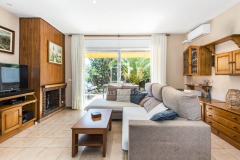 Huvila myytävänä Sant Cugat Del Valles, Barcelona, Espanja, 4 makuuhuonetta, 190 m2 No. 192727 - kuva 5