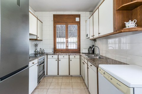 Huvila myytävänä Sant Cugat Del Valles, Barcelona, Espanja, 4 makuuhuonetta, 190 m2 No. 192727 - kuva 9