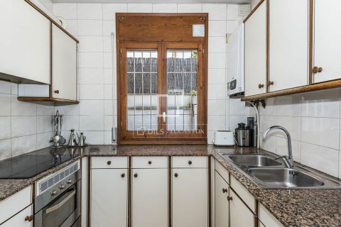 Huvila myytävänä Sant Cugat Del Valles, Barcelona, Espanja, 4 makuuhuonetta, 190 m2 No. 192727 - kuva 7