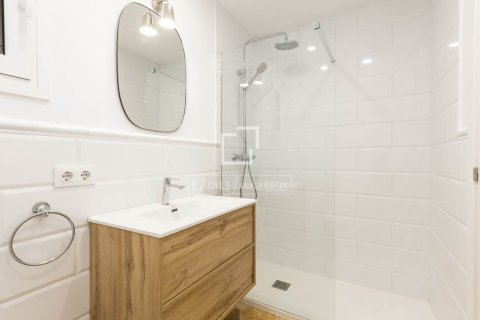 Huoneisto myytävänä Barcelona, Espanja, 3 makuuhuonetta, 86 m2 No. 192725 - kuva 30