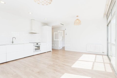 Huoneisto myytävänä Barcelona, Espanja, 3 makuuhuonetta, 86 m2 No. 192725 - kuva 2
