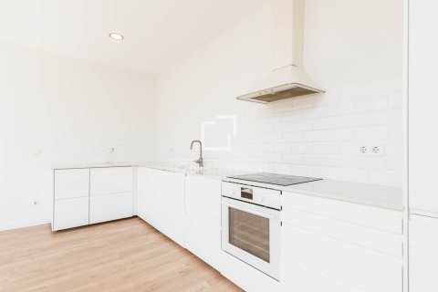 Huoneisto myytävänä Barcelona, Espanja, 3 makuuhuonetta, 86 m2 No. 192725 - kuva 11