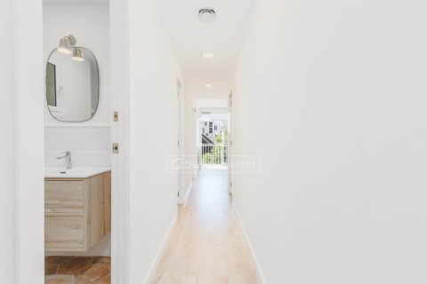 Huoneisto myytävänä Barcelona, Espanja, 3 makuuhuonetta, 86 m2 No. 192725 - kuva 27
