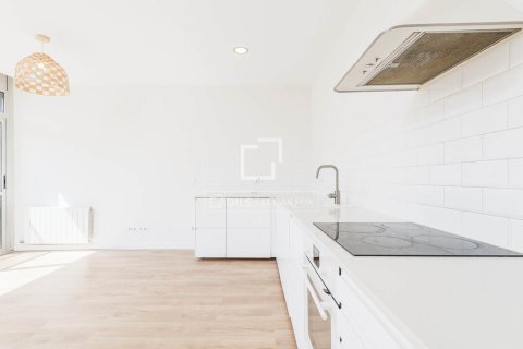 Huoneisto myytävänä Barcelona, Espanja, 3 makuuhuonetta, 86 m2 No. 192725 - kuva 4