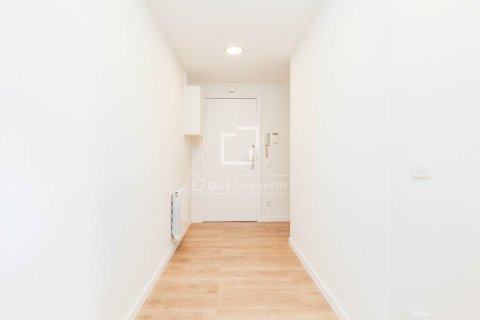 Huoneisto myytävänä Barcelona, Espanja, 3 makuuhuonetta, 86 m2 No. 192725 - kuva 18