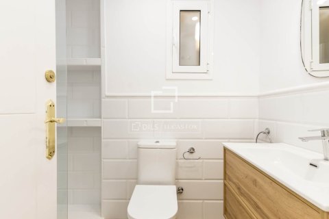 Huoneisto myytävänä Barcelona, Espanja, 3 makuuhuonetta, 86 m2 No. 192725 - kuva 23