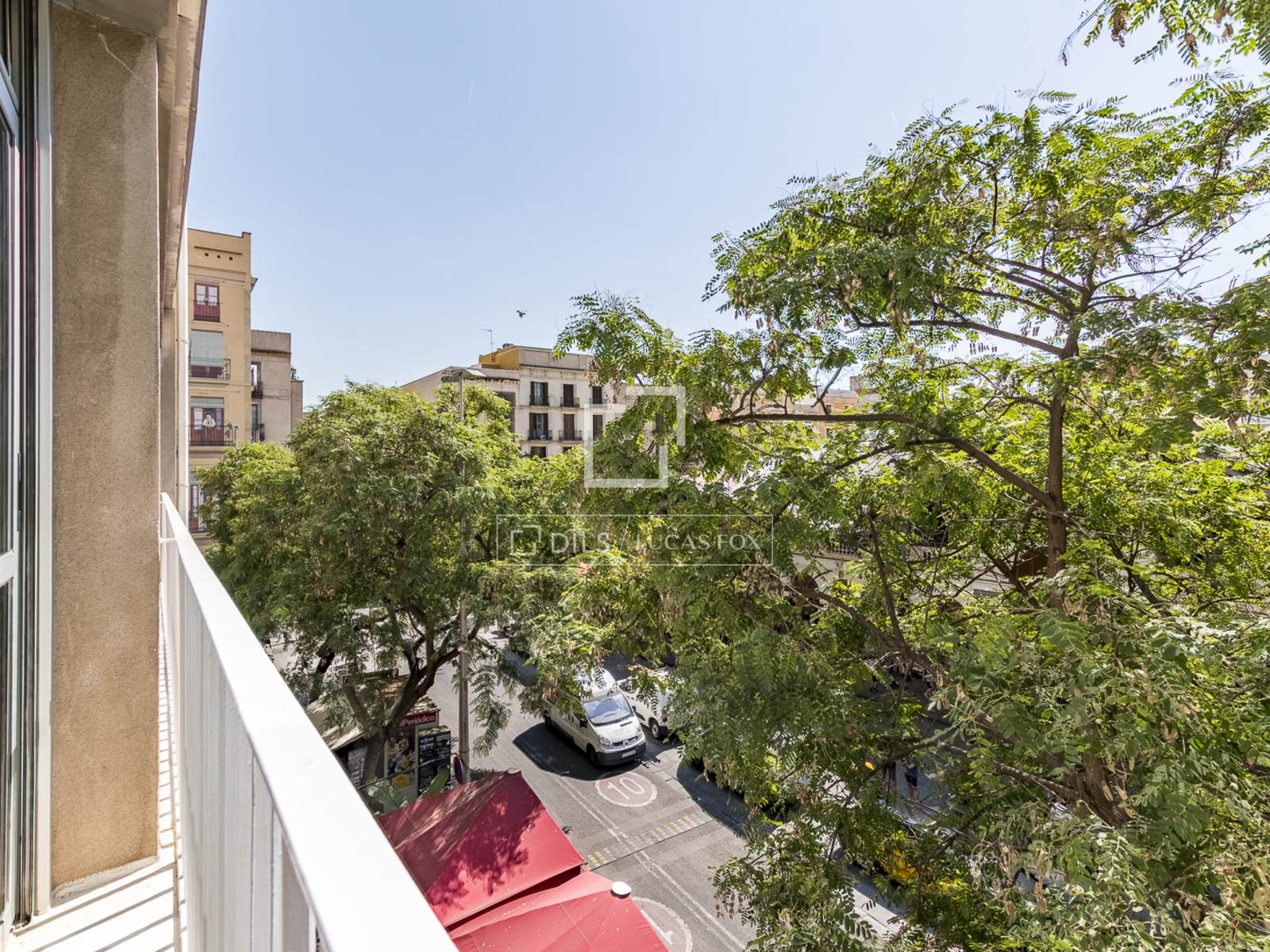 Apartment in Barcelona, Spain 3 bedrooms, 86 sq.m. No. 192725