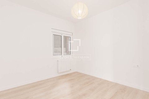 Huoneisto myytävänä Barcelona, Espanja, 3 makuuhuonetta, 86 m2 No. 192725 - kuva 19