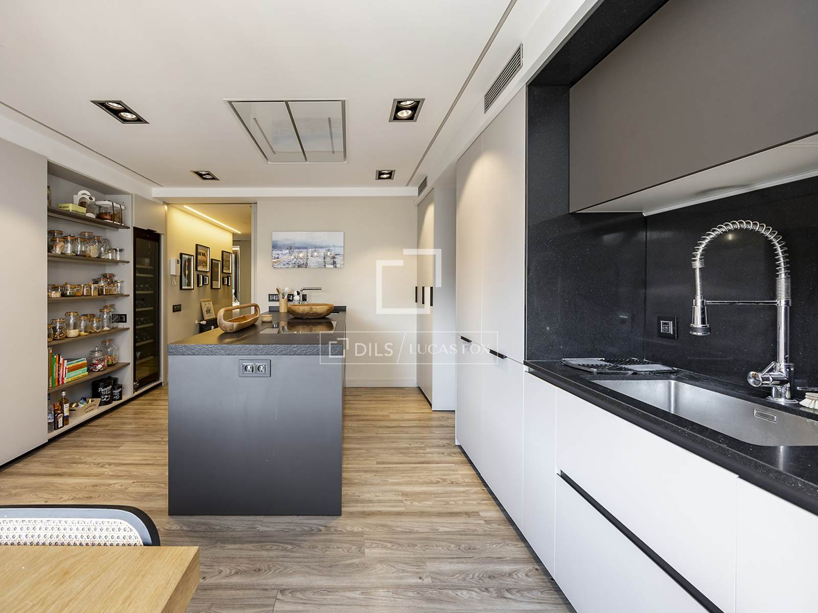 Apartament w Barcelona, Hiszpania 3 sypialnie, 263 mkw. nr 192722