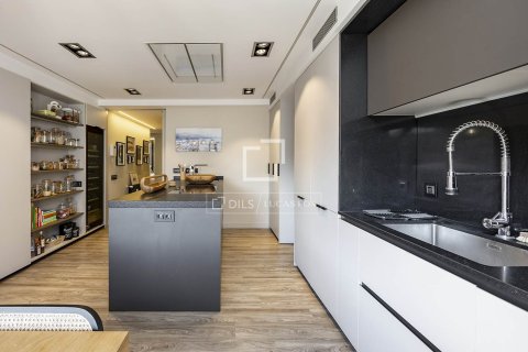 Huoneisto myytävänä Barcelona, Espanja, 3 makuuhuonetta, 263 m2 No. 192722 - kuva 16