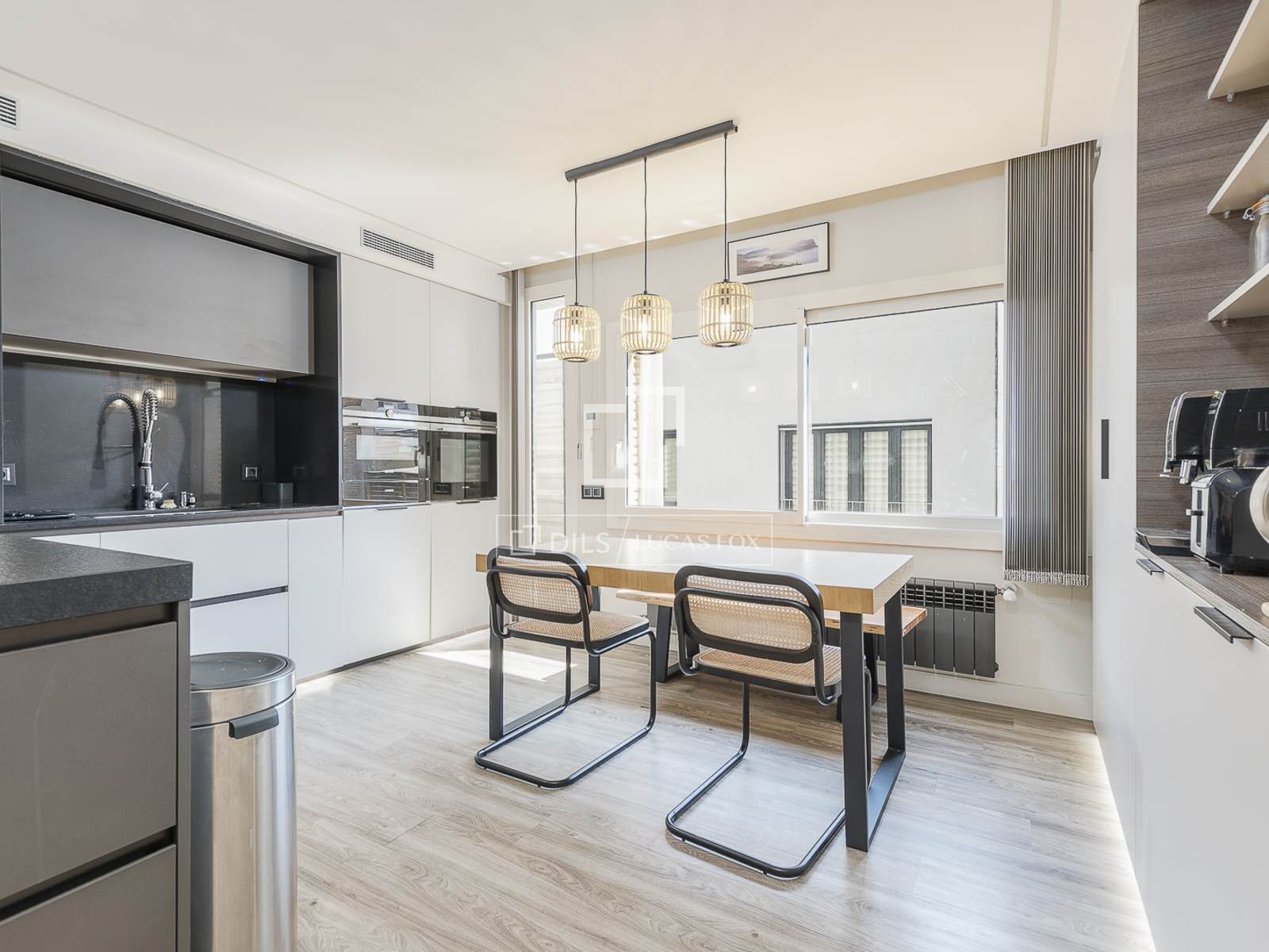 Apartament w Barcelona, Hiszpania 3 sypialnie, 263 mkw. nr 192722