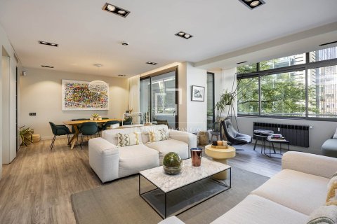Huoneisto Barcelona, Espanja 3 makuuhuonetta, 263 m2 No. 192722