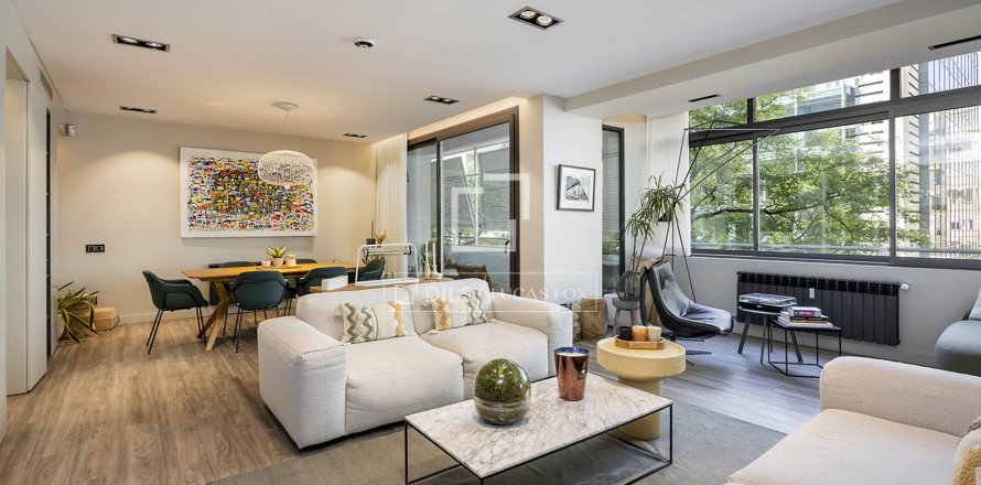 Huoneisto Barcelona, Espanja 3 makuuhuonetta, 263 m2 No. 192722