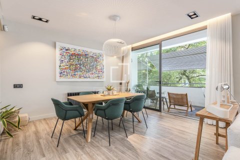Huoneisto myytävänä Barcelona, Espanja, 3 makuuhuonetta, 263 m2 No. 192722 - kuva 4