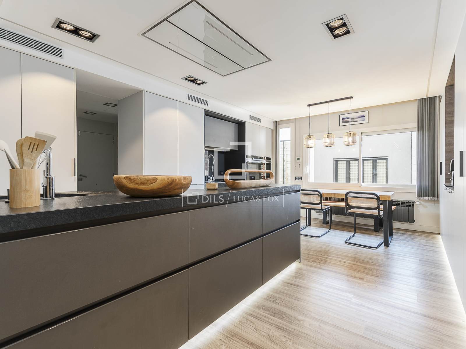 Apartament w Barcelona, Hiszpania 3 sypialnie, 263 mkw. nr 192722