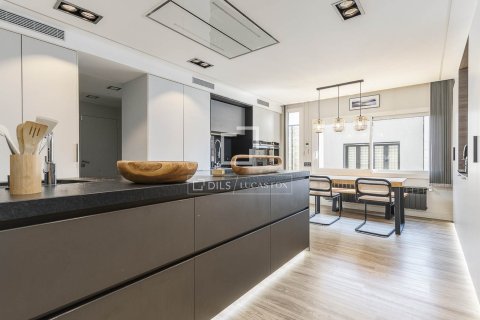 Huoneisto myytävänä Barcelona, Espanja, 3 makuuhuonetta, 263 m2 No. 192722 - kuva 11