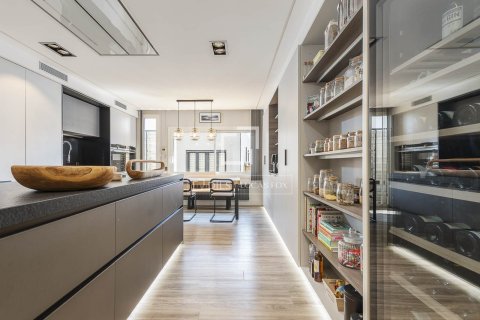 Huoneisto myytävänä Barcelona, Espanja, 3 makuuhuonetta, 263 m2 No. 192722 - kuva 10