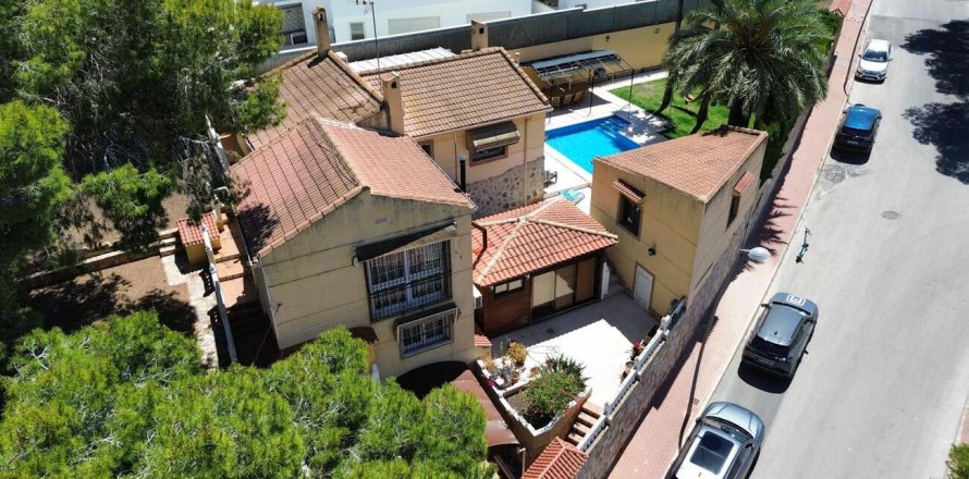 Huvila Los Balcones, Alicante, Espanja 4 makuuhuonetta, 257 m2 No. 189602