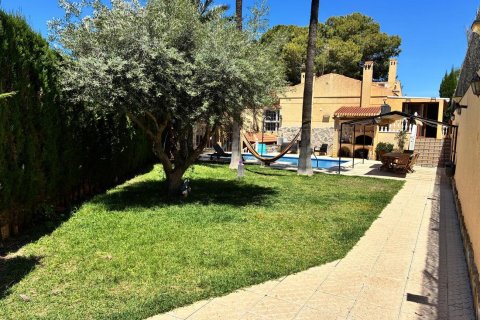 Huvila myytävänä Los Balcones, Alicante, Espanja, 4 makuuhuonetta, 257 m2 No. 189602 - kuva 2