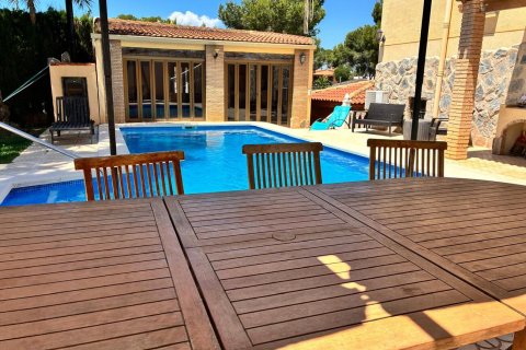 Huvila myytävänä Los Balcones, Alicante, Espanja, 4 makuuhuonetta, 257 m2 No. 189602 - kuva 5