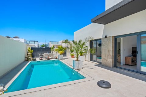 Villa pārdošanā Daya Nueva, Alicante, Spānijā 3 istabas, 128 m2 Nr. 189606 - attēls 7