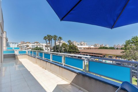 Apartment à Torrevieja, Alicante, Espagne 3 chambres, No. 189730