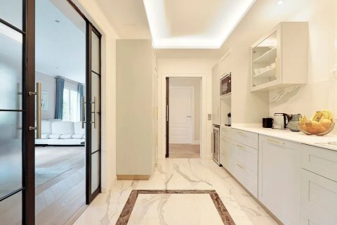 Apartamento en venta en Barcelona, España 3 dormitorios, No. 140948 - foto 17