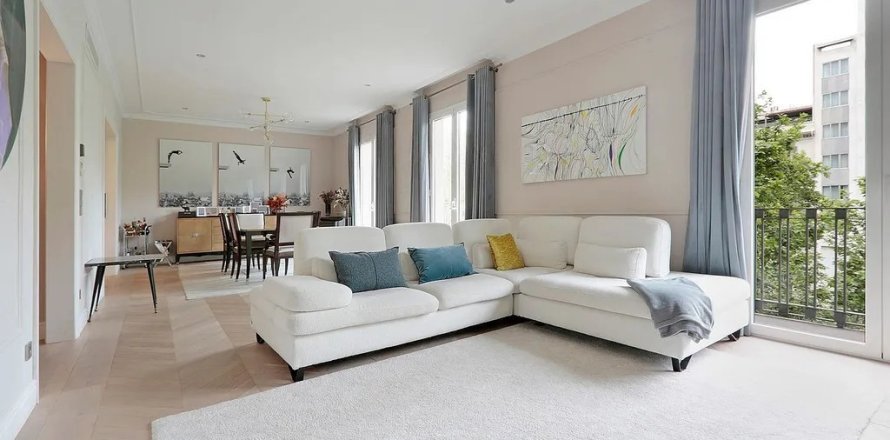 Apartamento en Barcelona, España 3 dormitorios, No. 140948