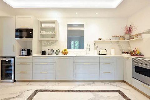 Apartamento en venta en Barcelona, España 3 dormitorios, No. 140948 - foto 13