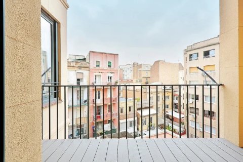 Apartamento en venta en Barcelona, España 3 dormitorios, No. 140948 - foto 30