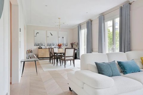 Apartamento en venta en Barcelona, España 3 dormitorios, No. 140948 - foto 6