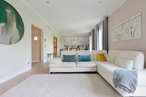 Apartamento en venta en Barcelona, España 3 dormitorios, No. 140948 - foto 4