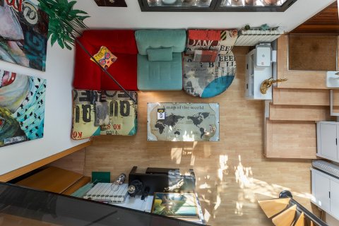 Apartamento en venta en Barcelona, España 3 dormitorios, No. 140949 - foto 5