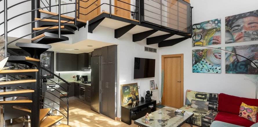 Apartamento en Barcelona, España 3 dormitorios, No. 140949