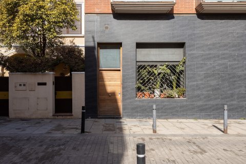 Apartamento en venta en Barcelona, España 3 dormitorios, No. 140949 - foto 6